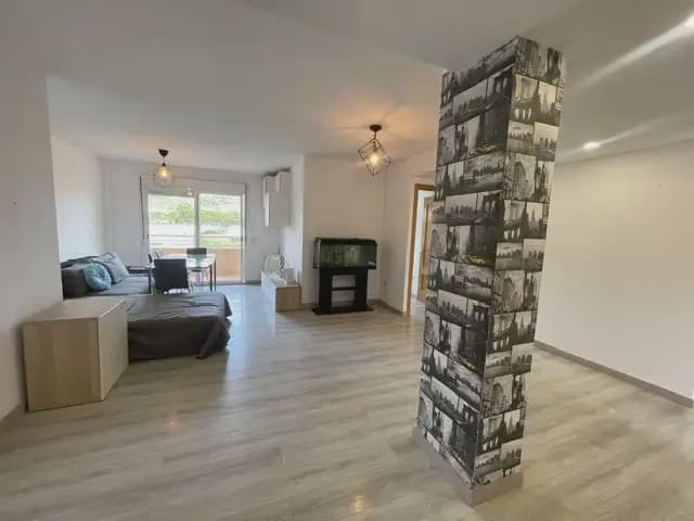 4 soverom Leilighet til leie i Alicante by med svømmebasseng garasje - € 1 350 (Ref: 10127387)