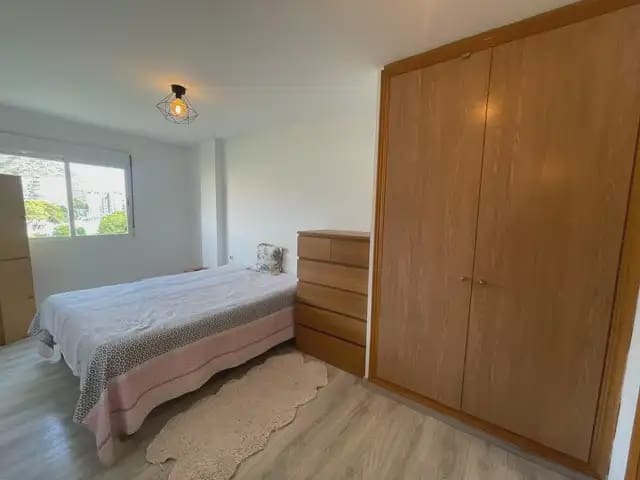 4 soverom Leilighet til leie i Alicante by med svømmebasseng garasje - € 1 350 (Ref: 10127387)