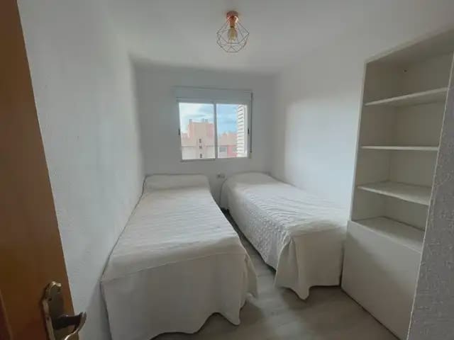 4 soverom Leilighet til leie i Alicante by med svømmebasseng garasje - € 1 350 (Ref: 10127387)