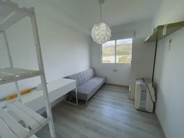 4 soverom Leilighet til leie i Alicante by med svømmebasseng garasje - € 1 350 (Ref: 10127387)