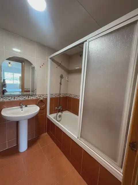 4 soverom Leilighet til leie i Alicante by med svømmebasseng garasje - € 1 350 (Ref: 10127387)