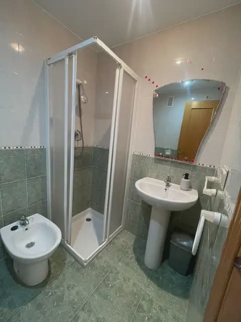 4 soverom Leilighet til leie i Alicante by med svømmebasseng garasje - € 1 350 (Ref: 10127387)