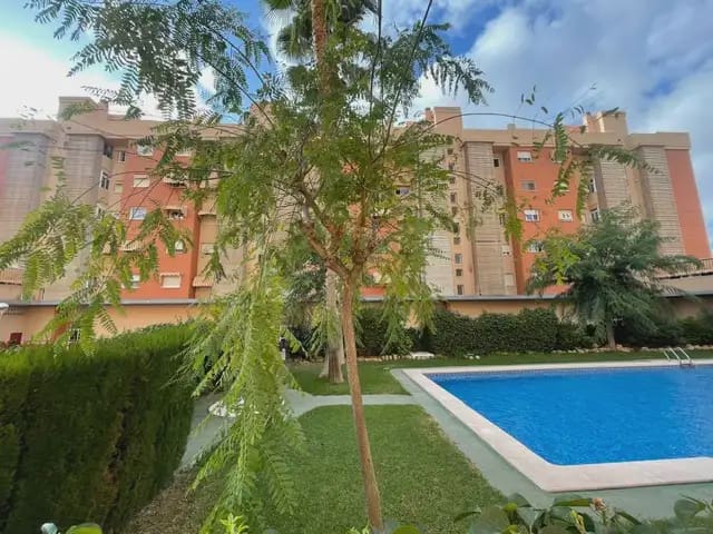 4 soverom Leilighet til leie i Alicante by med svømmebasseng garasje - € 1 350 (Ref: 10127387)