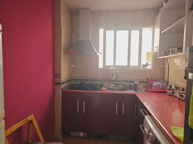 3 soveværelse Lejlighed til salg i Virgen del Remedio - Parque lo Morant, Alicante by - € 135.000 (Ref: 10135250)
