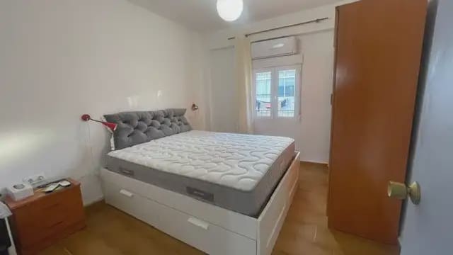 2 bedroom Flat for rent in Alicante / Alacant city - € 925 (Ref: 10141386)