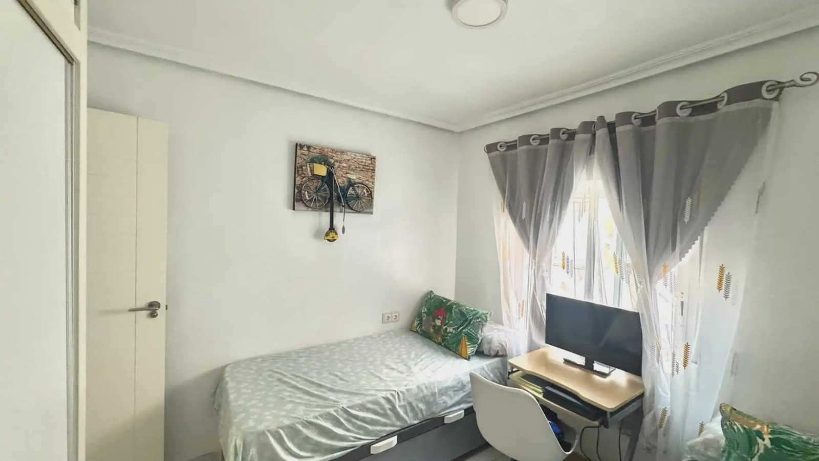 4 soveværelse Lejlighed til salg i Alicante by - € 160.000 (Ref: 10145368)