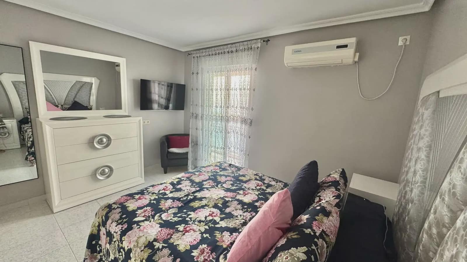 4 soveværelse Lejlighed til salg i Alicante by - € 160.000 (Ref: 10145368)