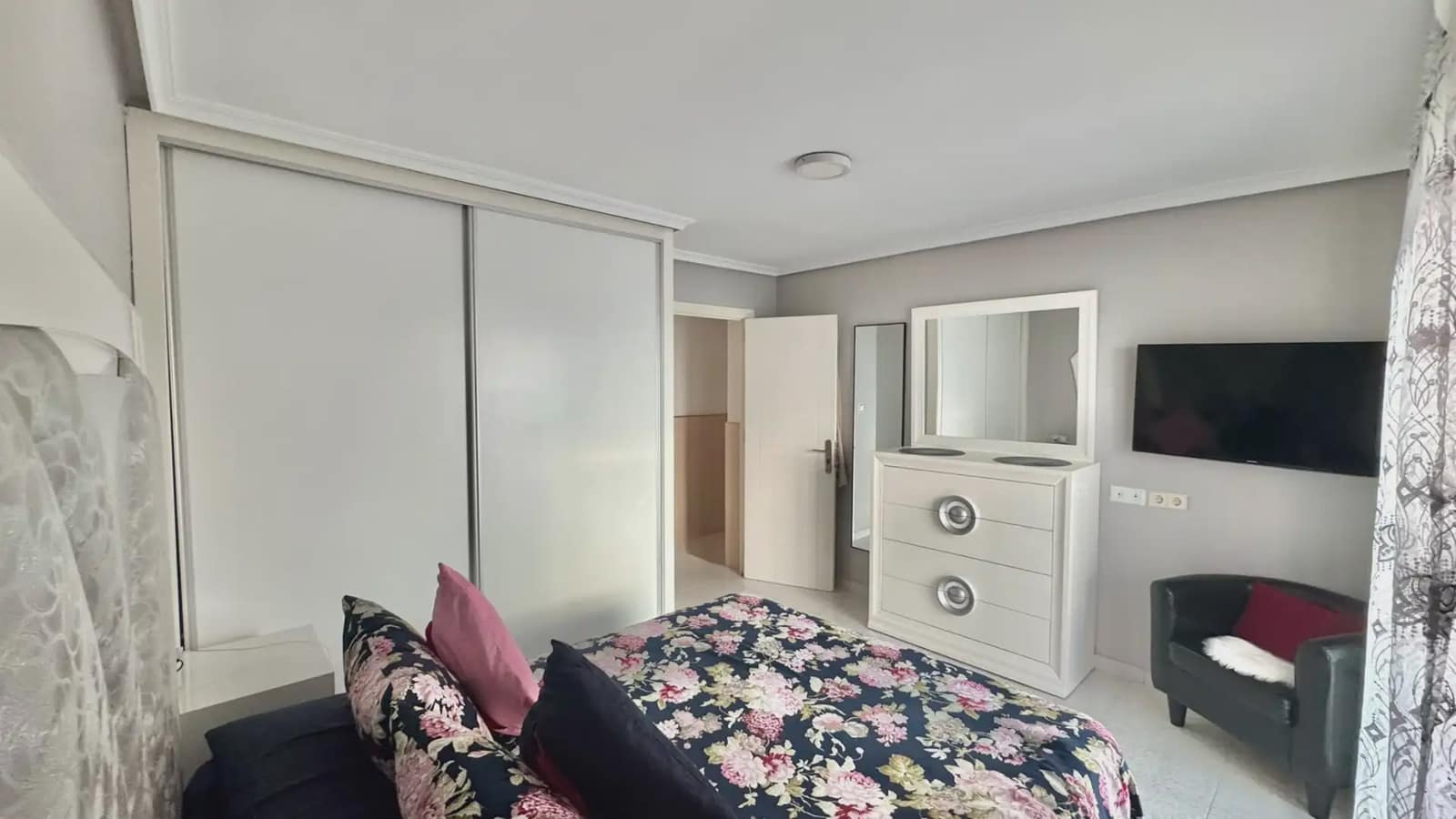 4 soveværelse Lejlighed til salg i Alicante by - € 160.000 (Ref: 10145368)