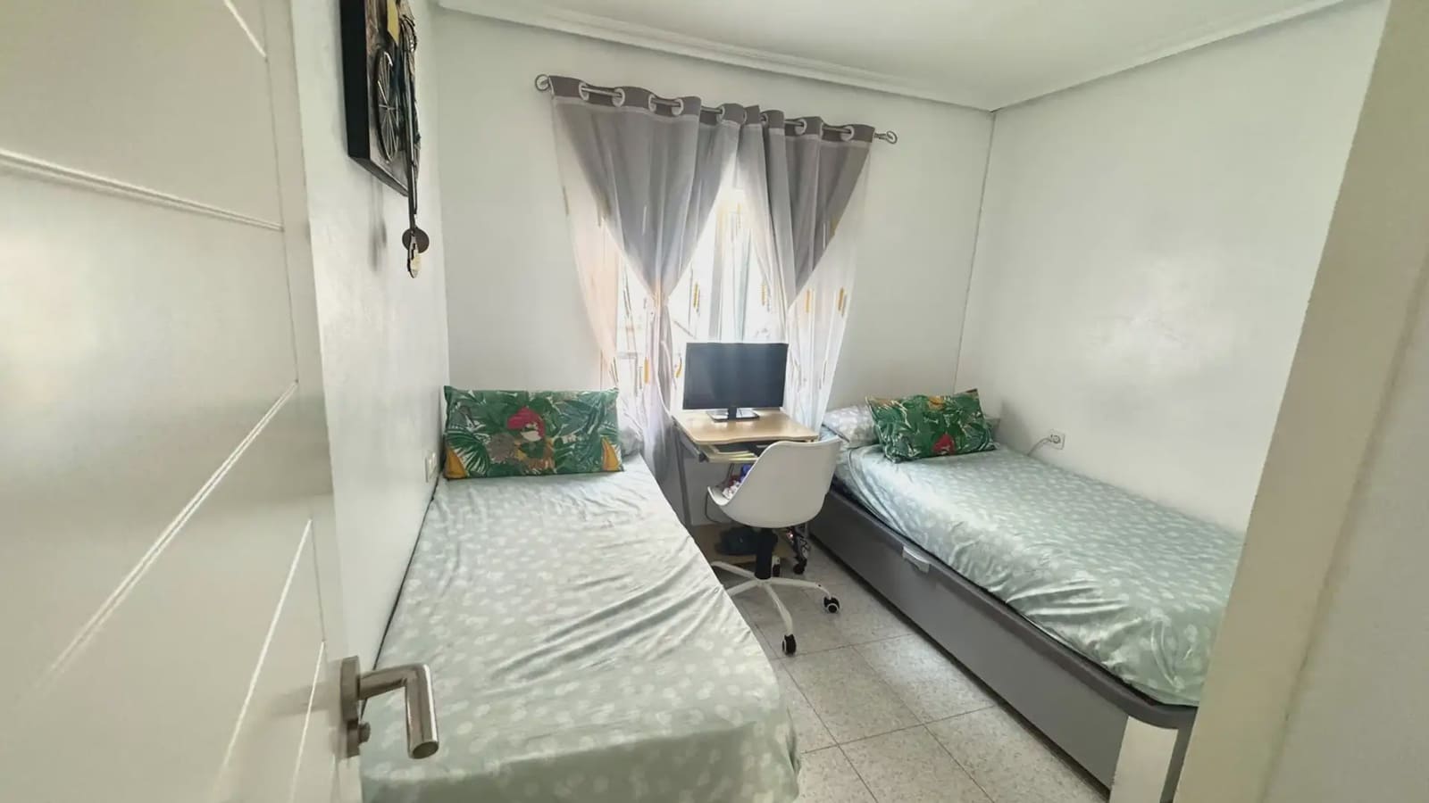 4 soveværelse Lejlighed til salg i Alicante by - € 160.000 (Ref: 10145368)