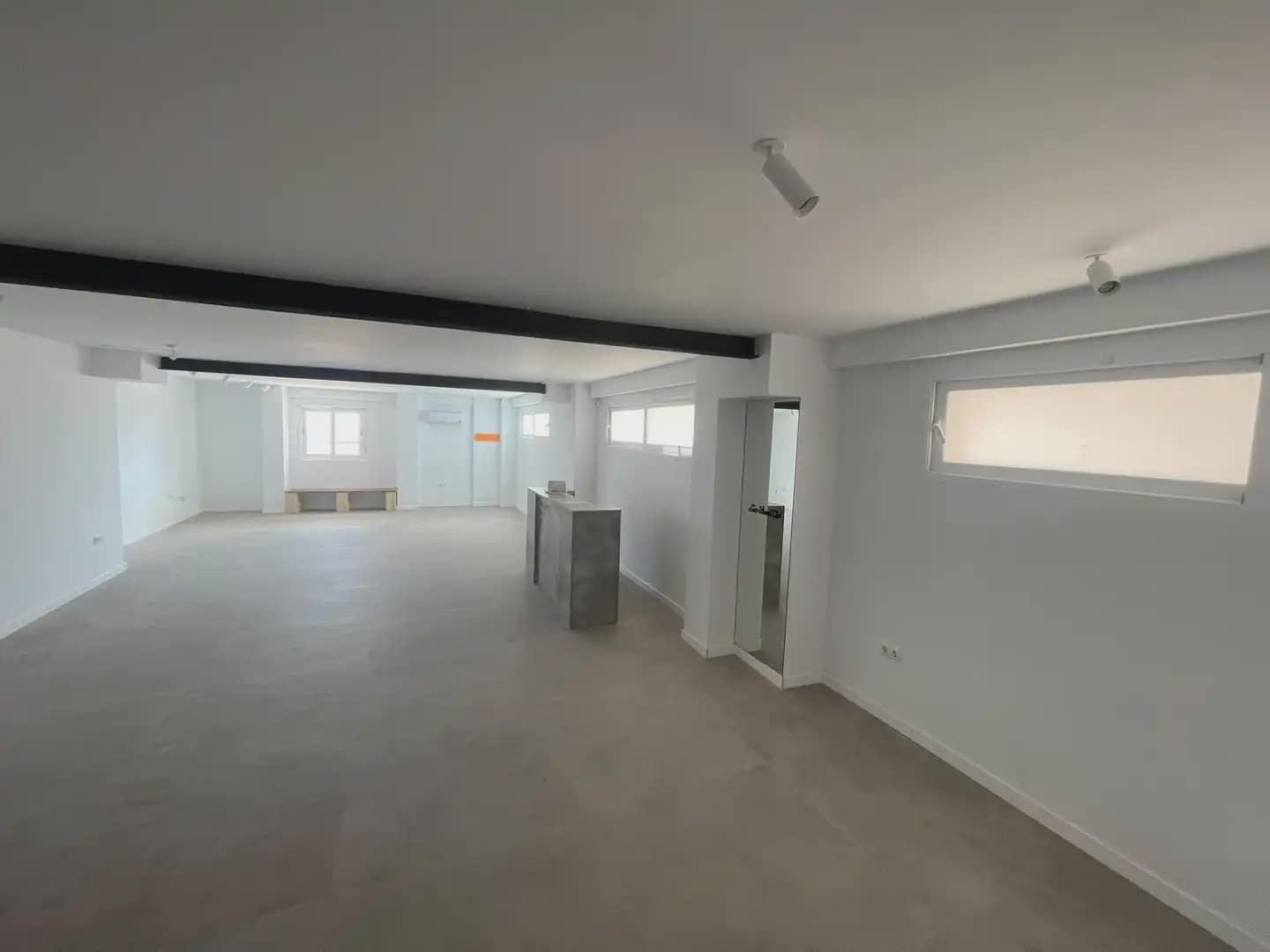 Commercial for rent in El Campello - € 1,200 (Ref: 10158842)