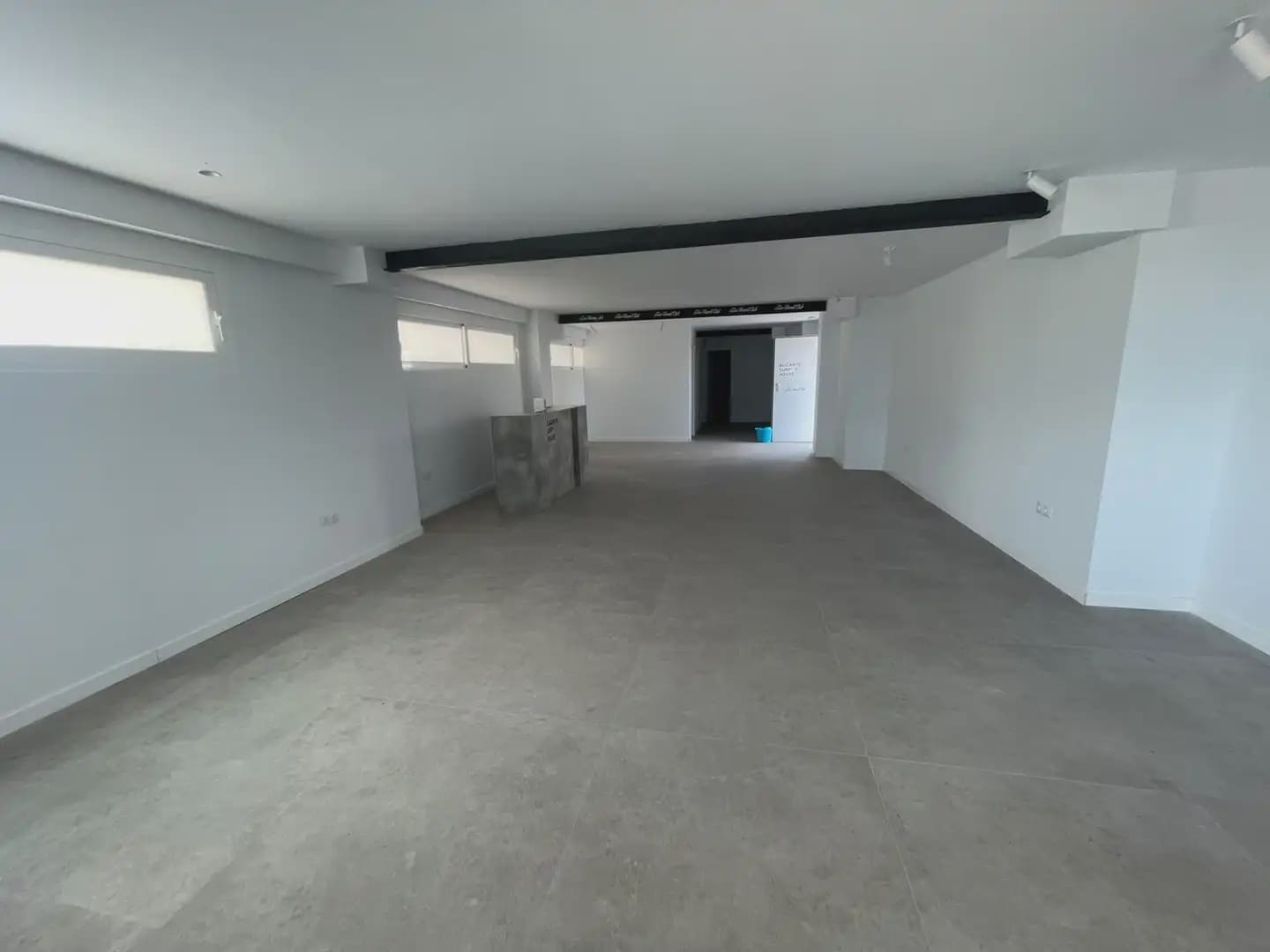 Commercial for rent in El Campello - € 1,200 (Ref: 10158842)