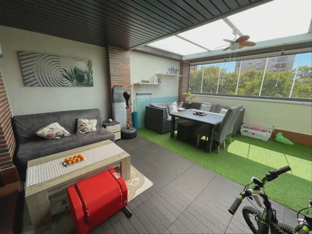 3 makuuhuone Huoneisto myytävänä paikassa Cabo de las Huertas, Alicante kaupunki mukana uima-altaan 
autotalli - 590 000 € (Ref: 6129245)