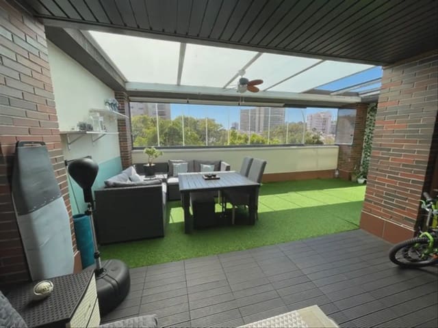 3 makuuhuone Huoneisto myytävänä paikassa Cabo de las Huertas, Alicante kaupunki mukana uima-altaan 
autotalli - 590 000 € (Ref: 6129245)