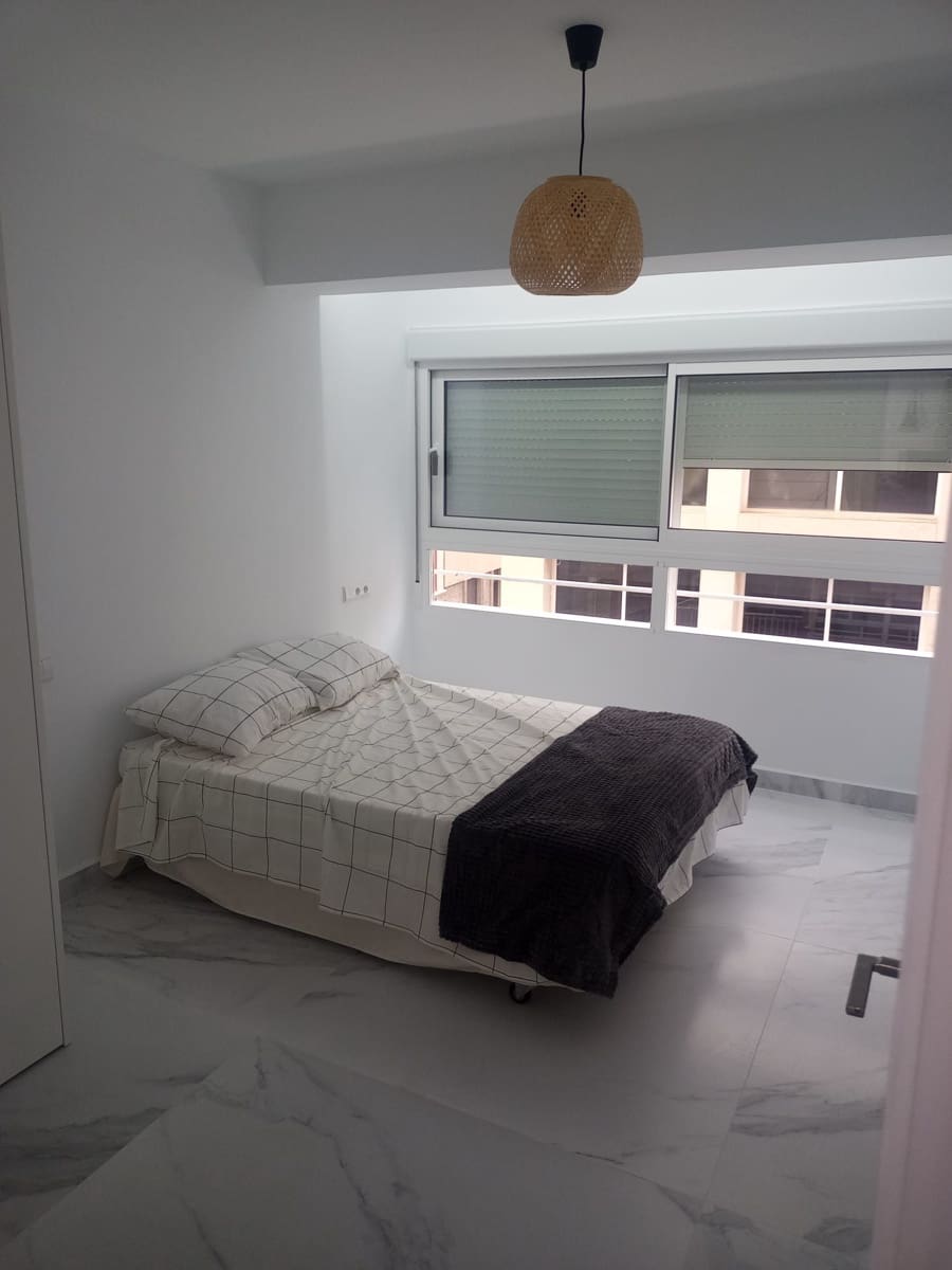 3 bedroom Flat for rent in Alicante / Alacant city - € 1,600 (Ref: 7303014)