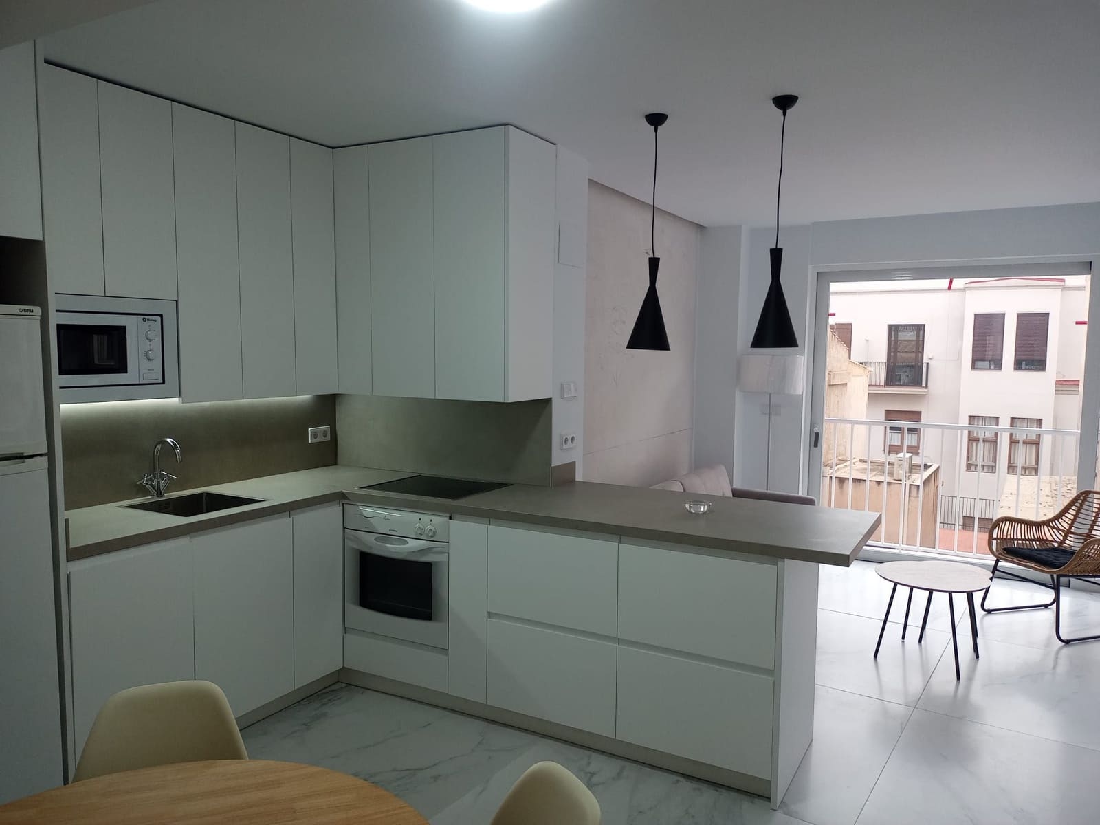3 bedroom Flat for rent in Alicante / Alacant city - € 1,600 (Ref: 7303014)