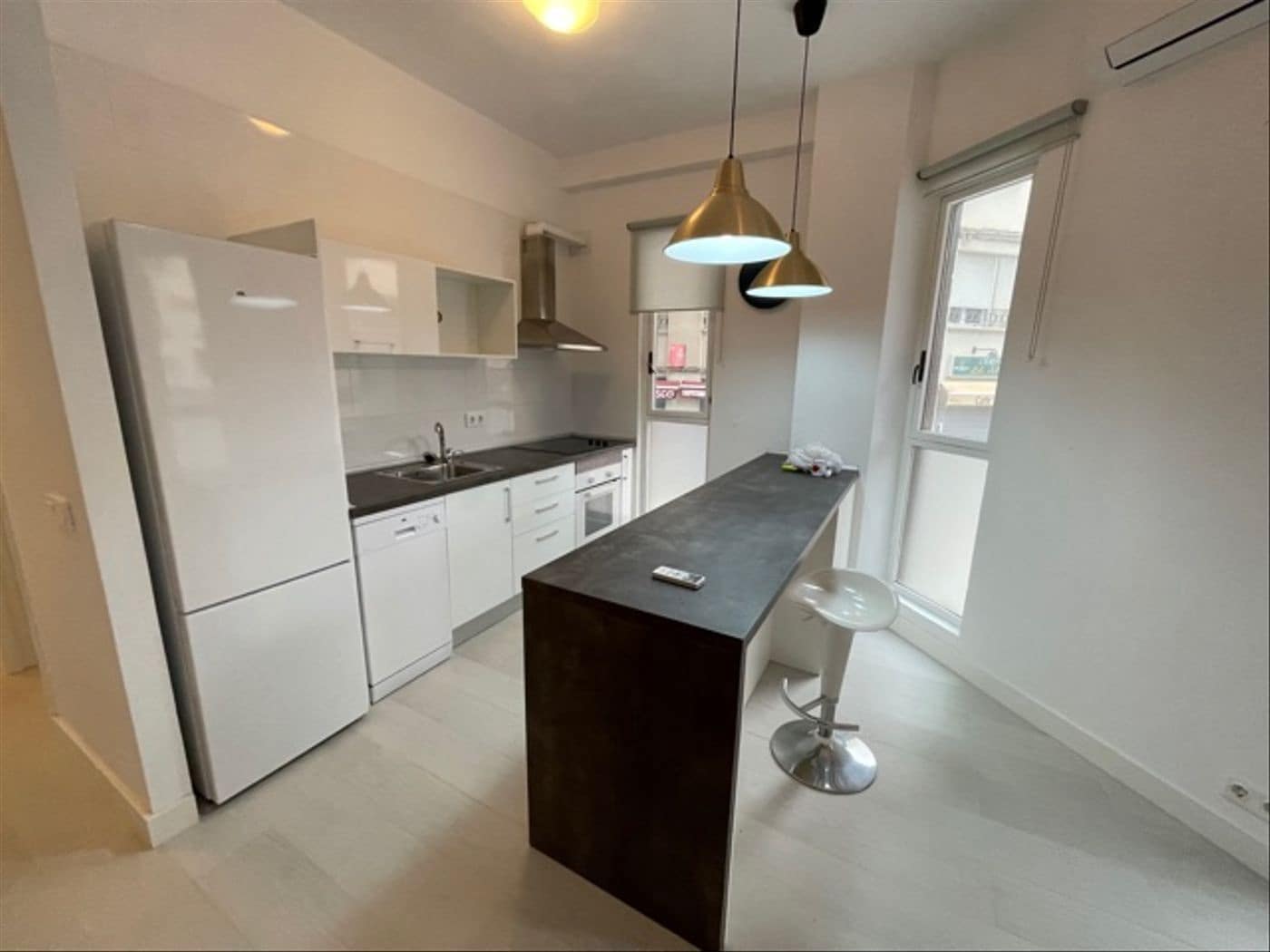 1 bedroom Flat for rent in Alicante / Alacant city - € 950 (Ref: 7413381)