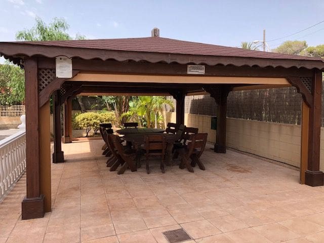 2 bedroom Beach Apartment for rent in El Campello with pool garage - € 1,900 (Ref: 7413385)