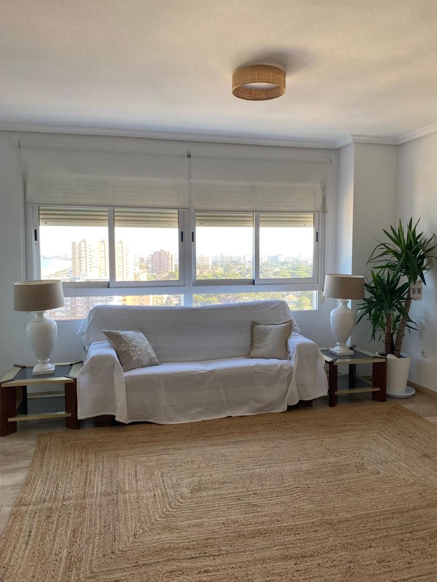 2 bedroom Beach Apartment for rent in El Campello with pool garage - € 1,900 (Ref: 7413385)