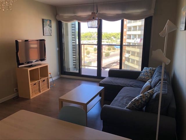 2 bedroom Beach Apartment for rent in Playa de Muchavista, El Campello with pool garage - € 1,300 (Ref: 7503326)