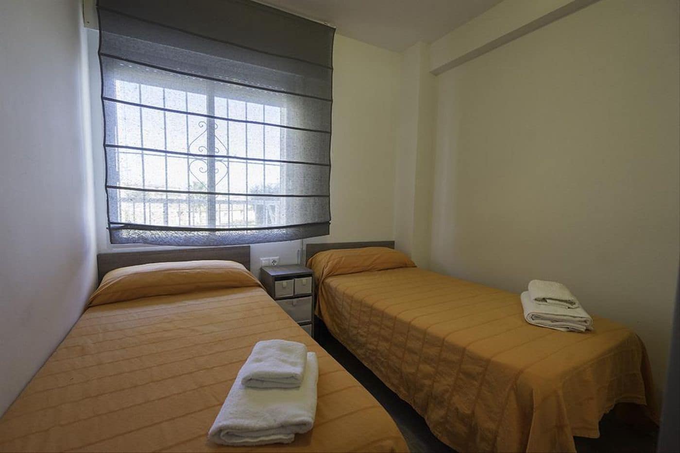 2 soveværelse Lejlighed til leje i Alicante by med swimmingpool garage - € 1.050 (Ref: 7521552)