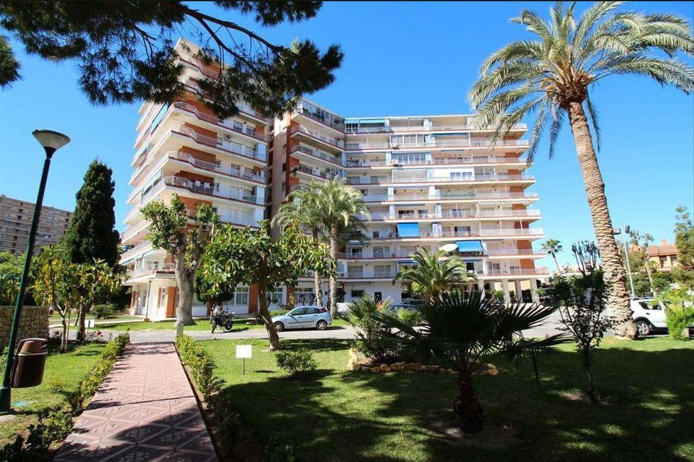 2 soveværelse Lejlighed til leje i Alicante by med swimmingpool garage - € 1.050 (Ref: 7521552)