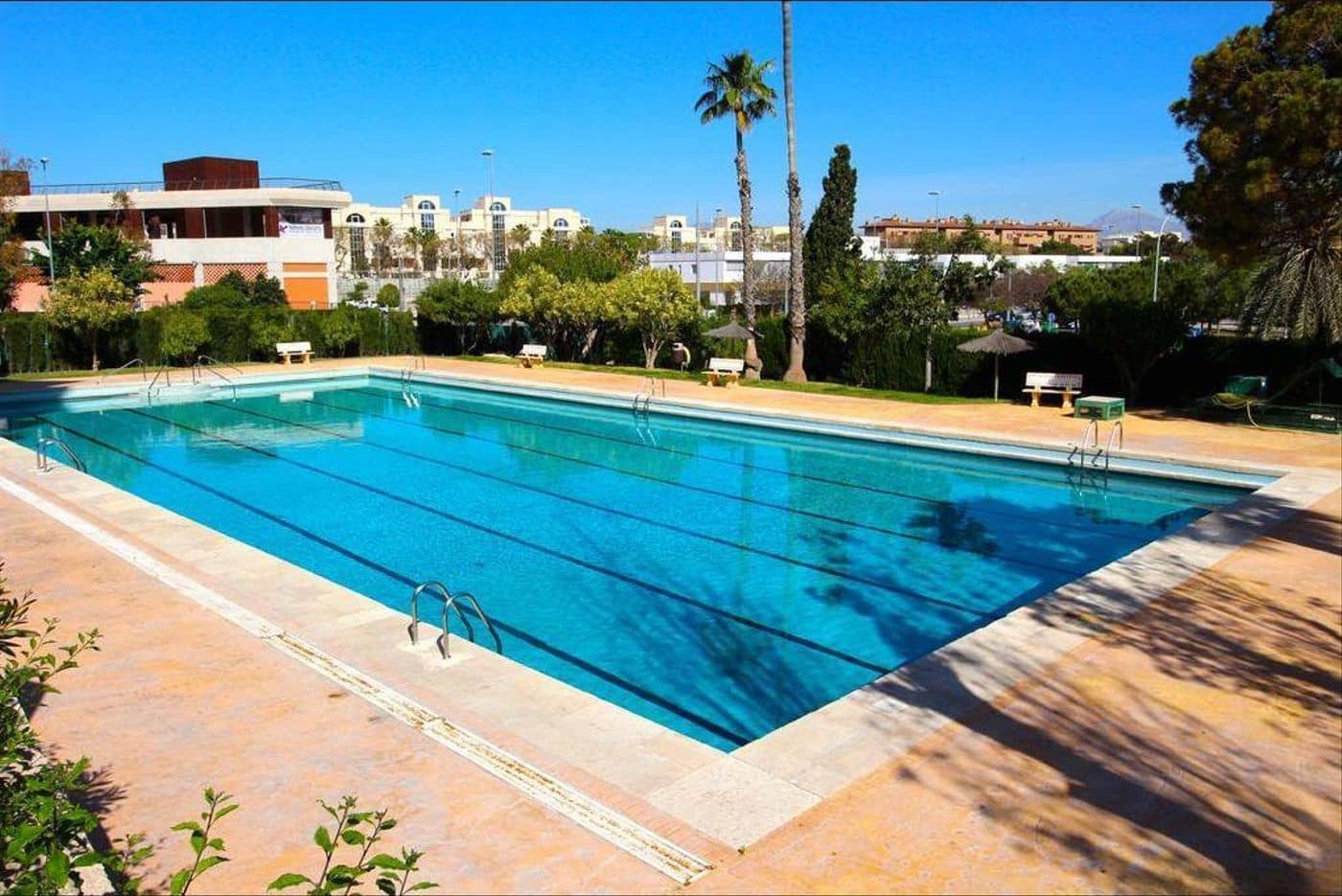 2 soveværelse Lejlighed til leje i Alicante by med swimmingpool garage - € 1.050 (Ref: 7521552)