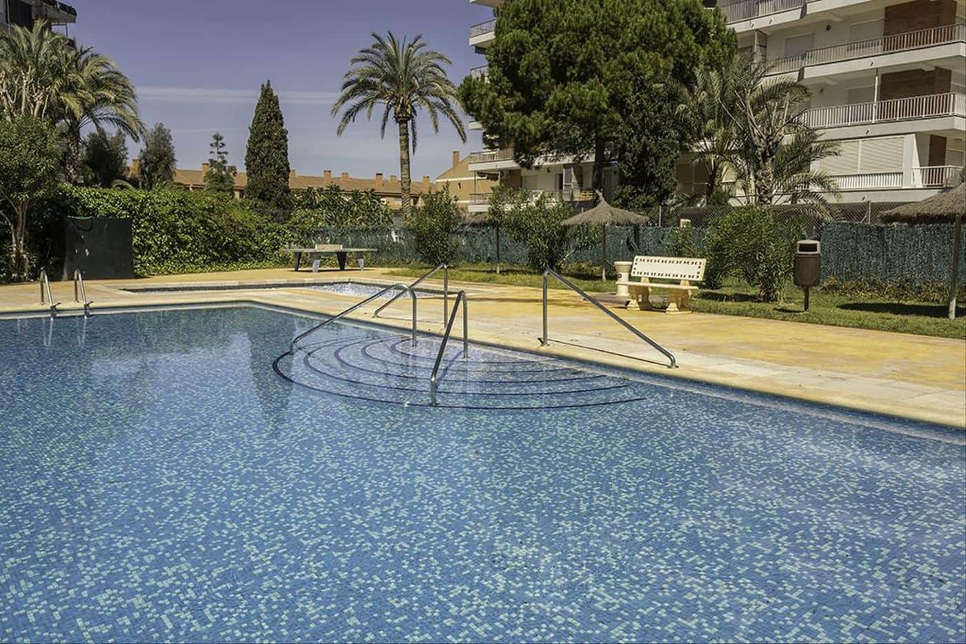 2 soveværelse Lejlighed til leje i Alicante by med swimmingpool garage - € 1.050 (Ref: 7521552)