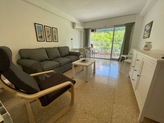 3 sovrum Lägenhet att hyra i Alicante stad med pool garage - 1 100 € (Ref: 7537341)