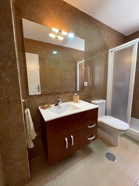 3 sovrum Lägenhet att hyra i Alicante stad med pool garage - 1 100 € (Ref: 7537341)