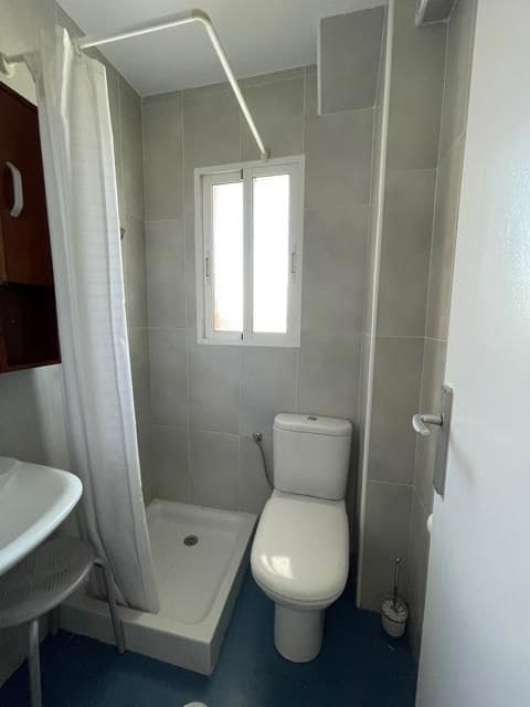 3 sovrum Lägenhet att hyra i Alicante stad med pool garage - 1 100 € (Ref: 7537341)