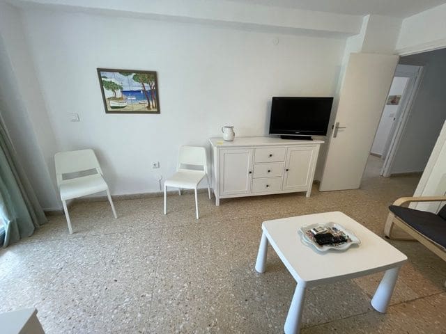 3 sovrum Lägenhet att hyra i Alicante stad med pool garage - 1 100 € (Ref: 7537341)