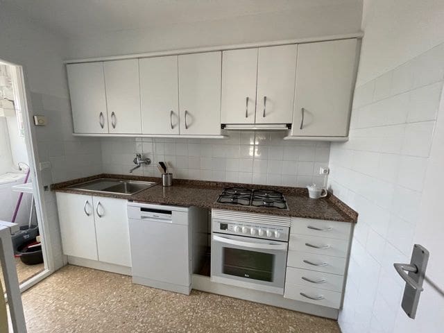 3 sovrum Lägenhet att hyra i Alicante stad med pool garage - 1 100 € (Ref: 7537341)