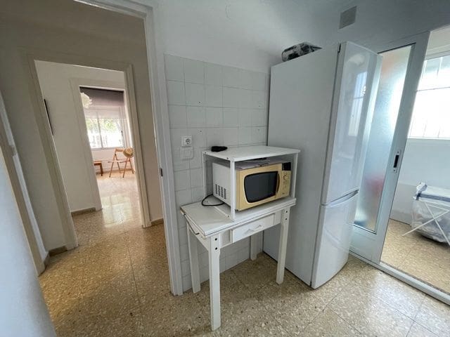 3 sovrum Lägenhet att hyra i Alicante stad med pool garage - 1 100 € (Ref: 7537341)