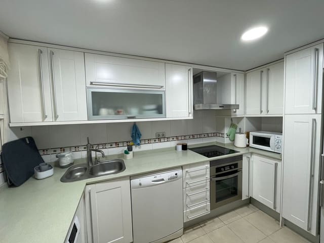 2 soveværelse Lejlighed til leje i Cabo de las Huertas, Alicante by med swimmingpool garage - € 950 (Ref: 7596612)