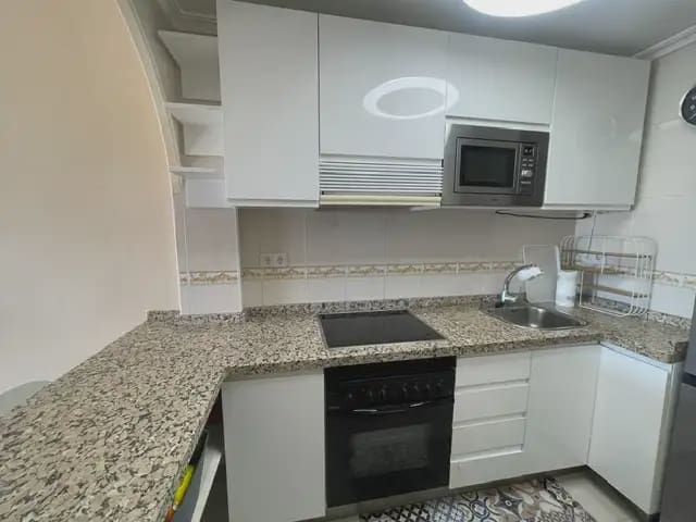 1 Zimmer Wohnung zu vermieten in Playa de San Juan, Alicante / Alacant Stadt mit Pool - 850 € (Ref: 7596613)