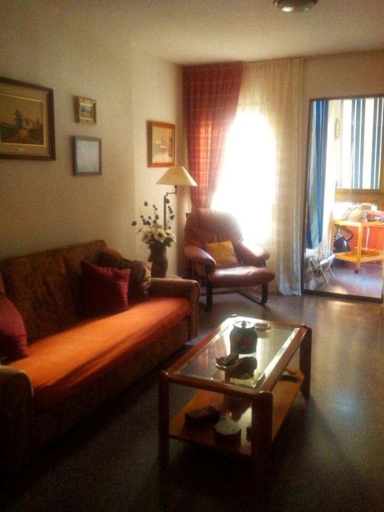 3 slaapkamer Appartement te huur in Alicante stad met zwembad garage - € 1.800 (Ref: 7682746)