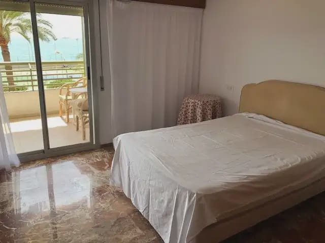 4 sovrum Lägenhet att hyra i Alicante stad med pool garage - 1 450 € (Ref: 7682747)