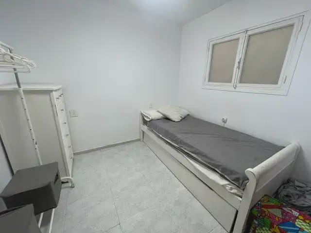 2 quarto Apartamento para arrendar em Alicante cidade com garagem - 1 400 € (Ref: 7700723)