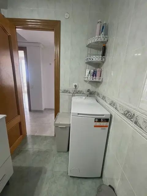 2 quarto Apartamento para arrendar em Alicante cidade com garagem - 1 400 € (Ref: 7700723)