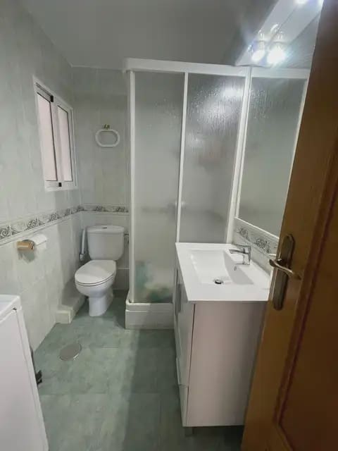 2 quarto Apartamento para arrendar em Alicante cidade com garagem - 1 400 € (Ref: 7700723)