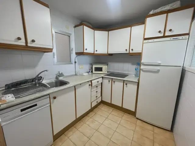 2 quarto Apartamento para arrendar em Alicante cidade com garagem - 1 400 € (Ref: 7700723)
