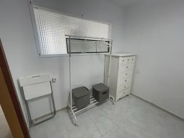 2 quarto Apartamento para arrendar em Alicante cidade com garagem - 1 400 € (Ref: 7700723)