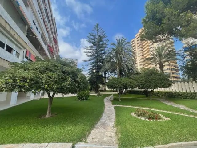 2 quarto Apartamento para arrendar em Alicante cidade com garagem - 1 400 € (Ref: 7700723)