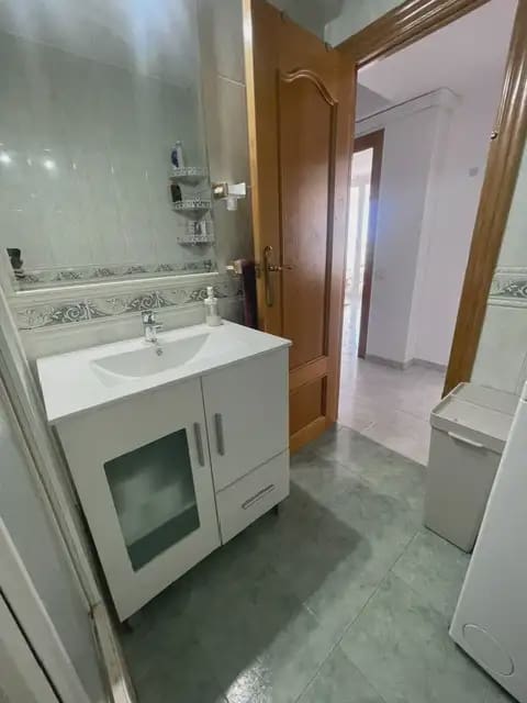 2 quarto Apartamento para arrendar em Alicante cidade com garagem - 1 400 € (Ref: 7700723)