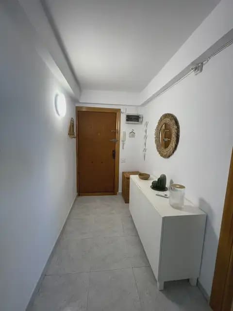 2 quarto Apartamento para arrendar em Alicante cidade com garagem - 1 400 € (Ref: 7700723)