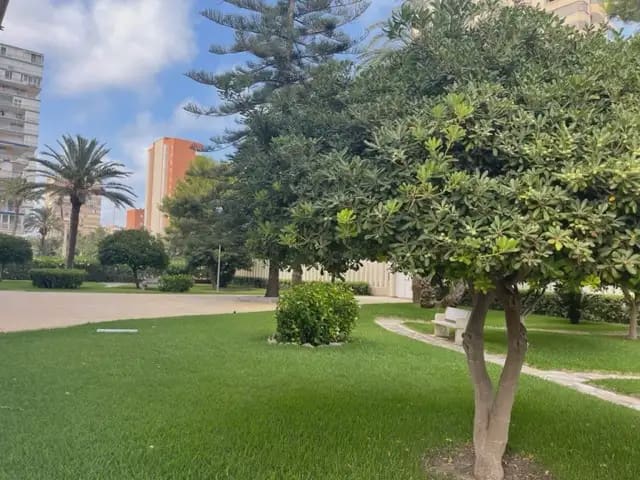 2 quarto Apartamento para arrendar em Alicante cidade com garagem - 1 400 € (Ref: 7700723)