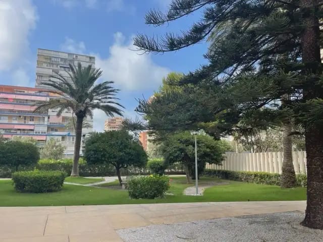 2 quarto Apartamento para arrendar em Alicante cidade com garagem - 1 400 € (Ref: 7700723)