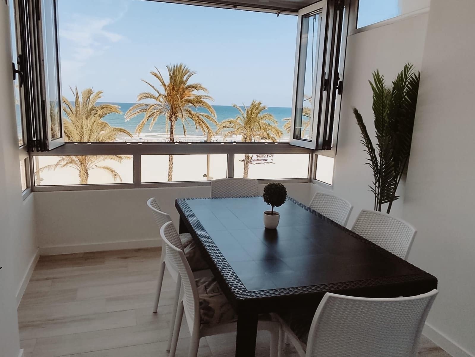 3 quarto Apartamento para arrendar em Alicante cidade com piscina garagem - 1 350 € (Ref: 7709528)
