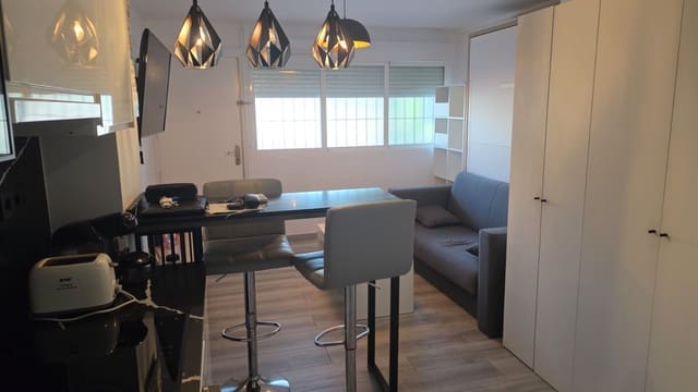 Studio til leje i Alicante by med swimmingpool - € 750 (Ref: 7721917)