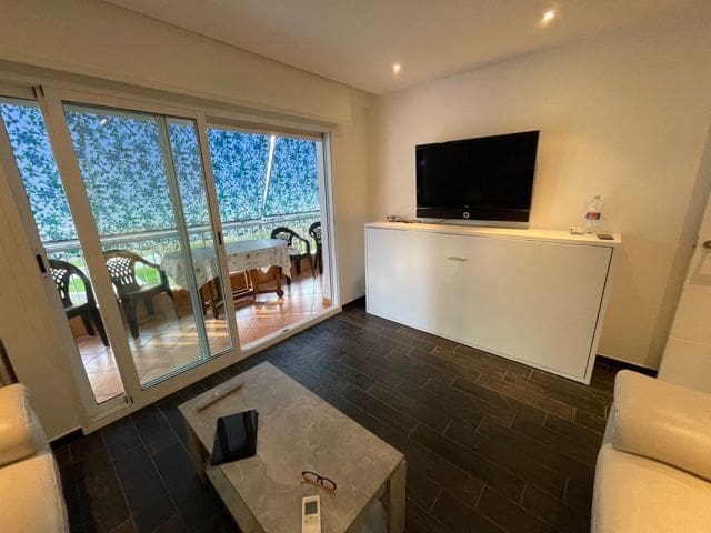 2 slaapkamer Flat te huur in Alicante stad met zwembad garage - € 1.200 (Ref: 7738974)